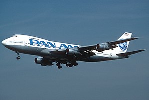 Eine in der „Billboard Livery“ Lackierte Boeing 747-100 im Jahr 1991