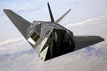 F-117 над пустелею в Неваді