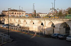 Pont Davazdah Cheshmeh