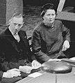 Q5341418 Annie van Ommeren-Averink rechts, op 9 januari 1964 geboren op 28 mei 1913 overleden op 1 februari 1991