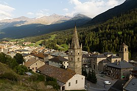 A overall view of Lanslebourg-Mont-Cenis