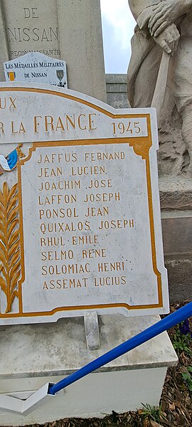 File:Monument aux morts Nissan lez Ensérune 18.jpg