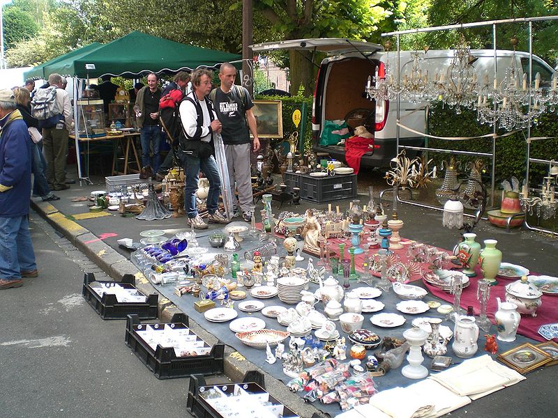 File:Exposant grande braderie lille.jpg