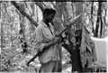 Soldat del PAIGC amb un llançagranades a la base de Manten, a l'àrea alliberada, Guinea Bissau, 1974