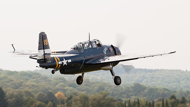 Grumman TBM-3E Avenger (built in 1945).