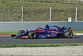 Pierre Gasly pilotando a STR13 durante os testes em Barcelona.