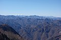 兩神山眺望御座山（日语：御座山）（中央前方）與八岳（後）