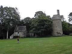 Ruines et donjon de l'ancien château