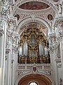 Ingens organum Ecclesiae Cathedralis Bataviae in Bavaria: media quinque partium totius organi.