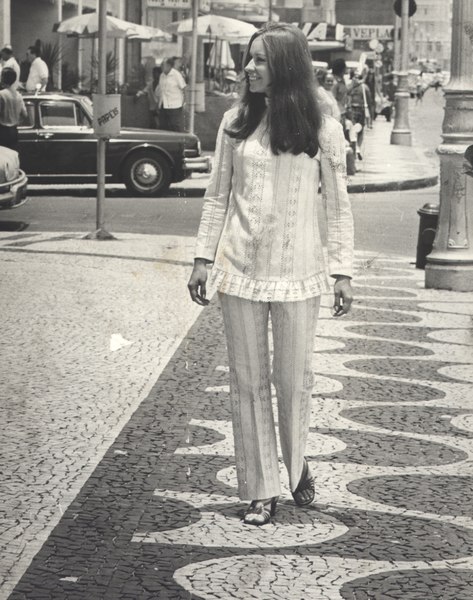 File:Astrude Gilberto (1970).tif