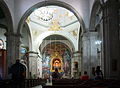 Basílica de Nuestra Señora de la Candelaria, interno e altare.