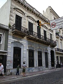 Casa de los ezeiza, fachada por fuera