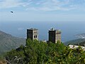 Monestir sobre el mar