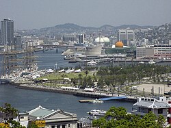 Una panoramica del lungomare di Nagasaki