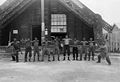 A maori emberek Wharenui Találkozóháza, Te Papaiouru Marae, Új-Zéland. 1908