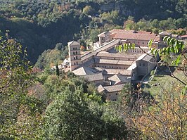 Luchtbeeld van het Monastero di Santa Scolastica, gelegen boven op de heuvel