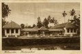 Gambar Sekolah Kartini atau Kartinischool di kawasan Weltevreden, Batavia (sekarang kawasan Sawah Besar, Jakarta), tempat di mana Engku Mohammad Syafei bekerja sebagai salah seorang guru dan di saat yang sama belajar bersiap untuk melanjutkan studi ke Belanda.