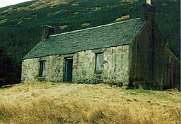 A' Chuil bothy - geograph.org.uk - 2221352.jpg