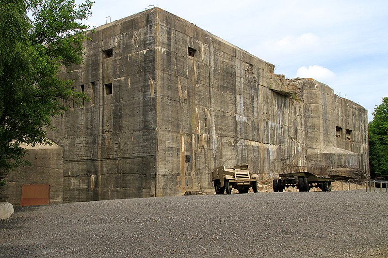 File:Blockhaus Eperlecques.jpg