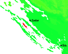 Poloha Iže v rámci Zadarského souostroví (zvýrazněn červeně)