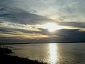 Atardecer en el Río Paraná visto desde Paraná, Entre Ríos, Argentina. Por Argenz.