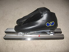 Eisschnelllaufschuh mit Klappmechanismus