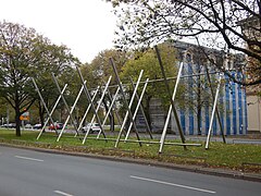 Avenue K, 1968, 1997 versetzt (Hannover, Deutschland; Leibnizufer)[10]