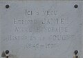 Plaque sur la maison où a vécu Edmond Jantet.