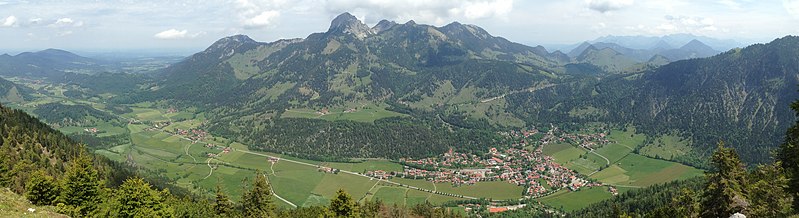 File:Bayrischzell wendelstein.jpg