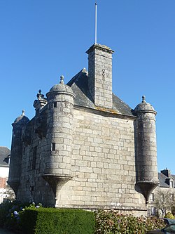 Skyline of Guerlesquin