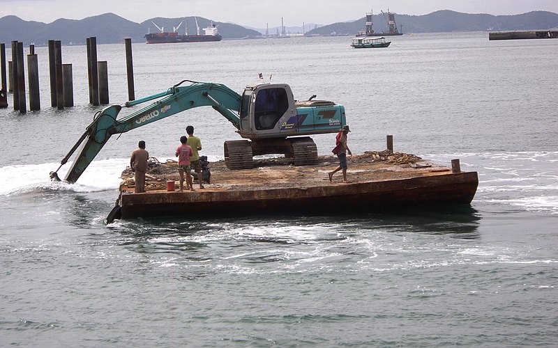 File:Rowing Excavator - panoramio.jpg