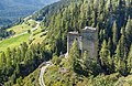 Burg Tschanüff in Ramosch Oost zijde.