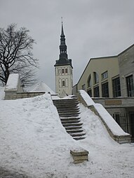 Clocher de Saint-Nicolas vu de Komandandi tee.