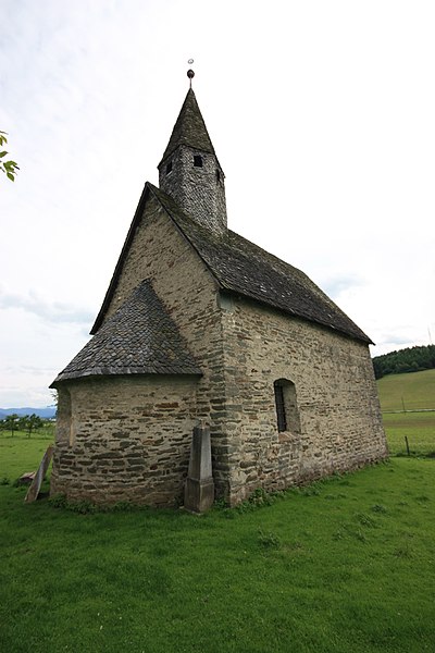 File:Romanische Kirche in Rabenstein bei Althofen 2.JPG