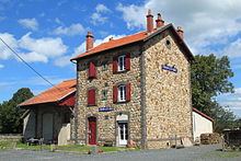 Bâtiment voyageurs de Coren-les-Eaux par Cramos.JPG