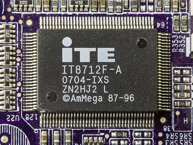 File:Elitegroup 761GX-M754 - ITE IT8712F-A-5490.jpg