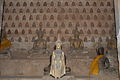 Bouddhas dans la galerie du cloître