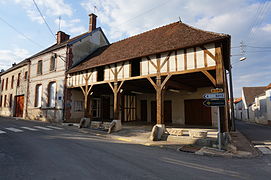 Annexe de mairie et halle.