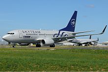 Boeing 737 Tarom YR-BGF CDG August 2011