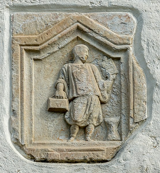 File:Magdalensberg St. Thomas Pfarrkirche hl. Thomas W-Wand Grabbaurelief 04102019 7260.jpg