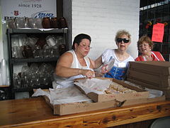 OktoberfestStrudelLadiesNOLA2009.JPG