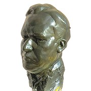 Antonio Machado escultura de Teddy Cobeña.jpg