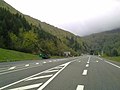 Route vers le tunnel routier du Somport dans la vallée d'Aspe, dép. 64