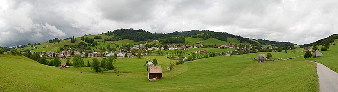 Gais AR von Süden, im Hintergrund der Gäbris, Juli 2013