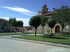 Plaza de la Iglesia de San Miguel Arcángel.jpg