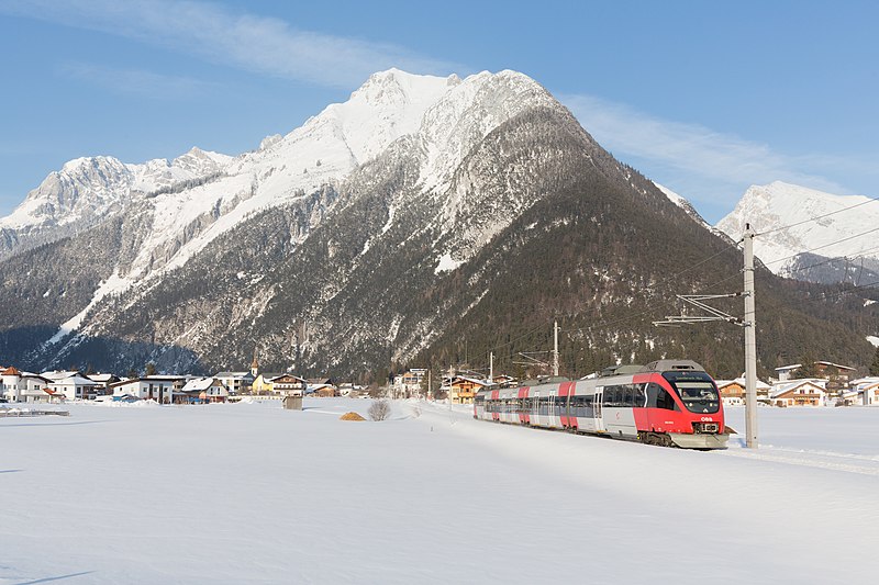 File:ÖBB 4024-079 bei Scharnitz.jpg