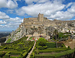 Die Stadt Marvão und der zerklüftete Berg, auf dem sie steht