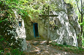 grotte de l’ermite, classée[9],