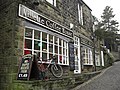 Un caffè nella via principale di Haworth