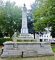 Le monument aux morts de Malestroit.